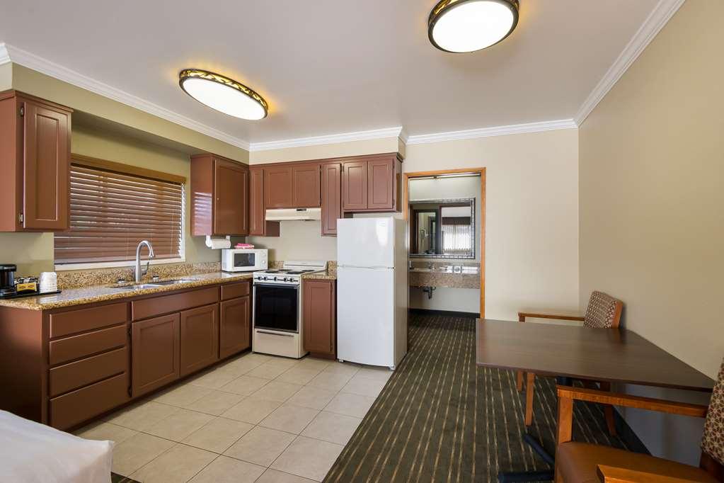 Best Western Holiday Hotel Coos Bay Quarto foto